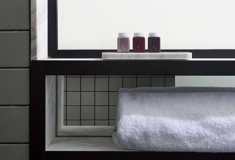 スタンダードルーム, Tribe Perth