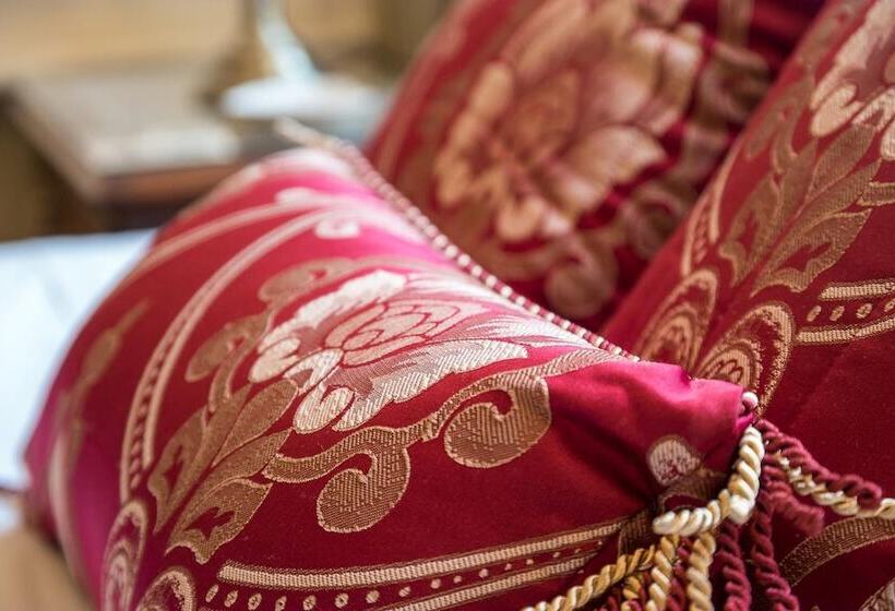 سوییت لوکس, Loloma Bed And Breakfast