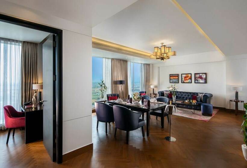 Люкс Повышенной Комфортности, Sandal Suites By Lemon Tree Hotels