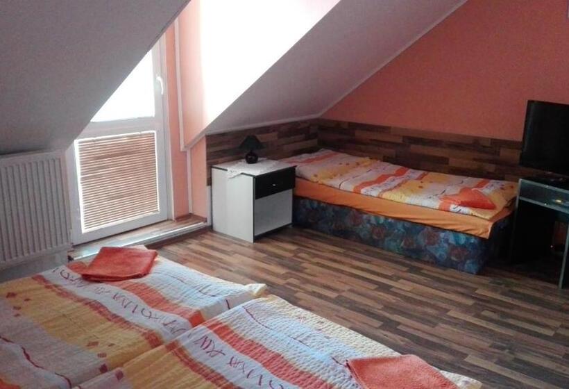 Апартаменты 1 Спальня с Балконом, Penzión Marína Pri Slovenskej Reštaurácii