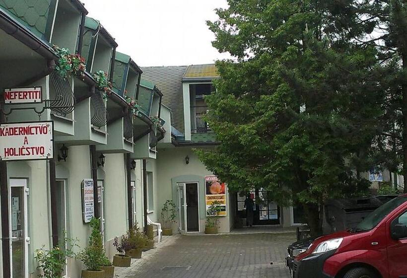 Апартаменты 1 Спальня с Балконом, Penzión Marína Pri Slovenskej Reštaurácii