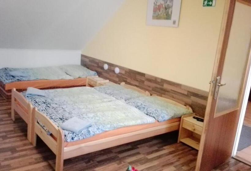 Апартаменты 1 Спальня с Балконом, Penzión Marína Pri Slovenskej Reštaurácii