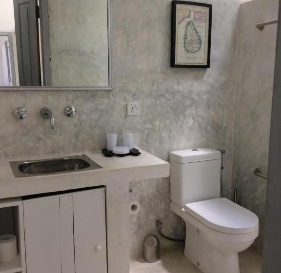 بنجلو قياسى مطلّ علي الحديقة, Villa Sublime