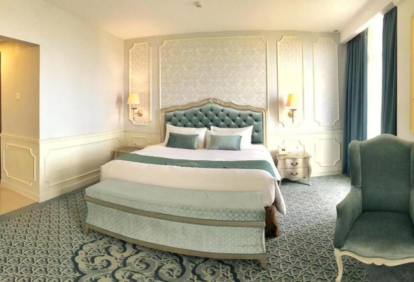 جناح جونيور, Grand Keisha Yogyakarta