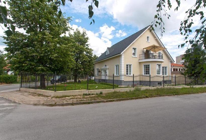 דירת שני חדרים, Green Hill Guest House