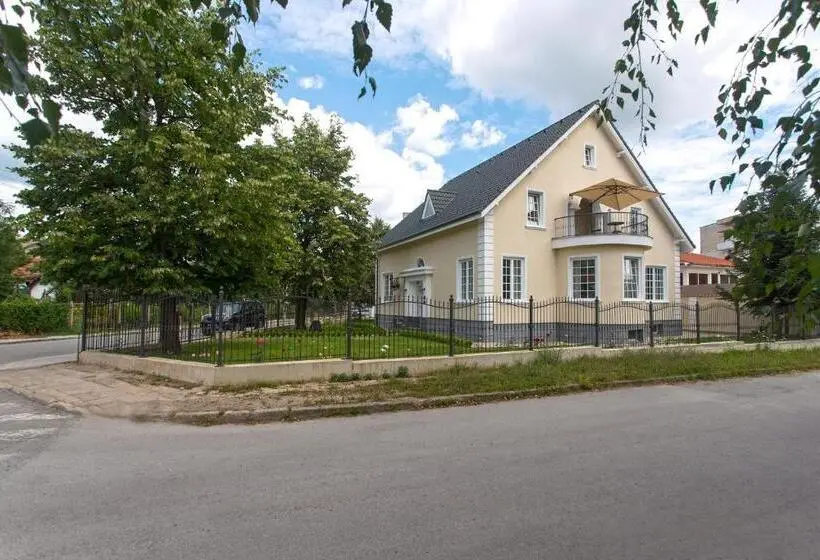 Huoneisto 2 Makuuhuonetta, Green Hill Guest House