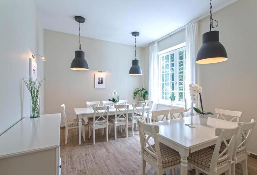 בית, 4 חדרי שינה, Green Hill Guest House