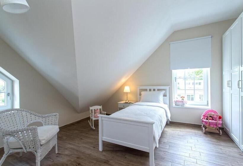 בית, 4 חדרי שינה, Green Hill Guest House