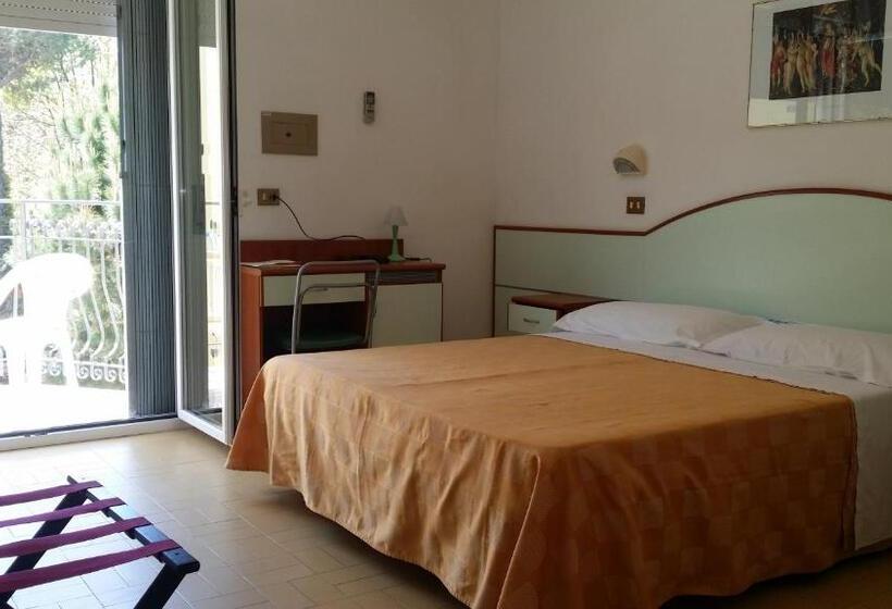 اتاق استاندارد با بالکن, La Falena