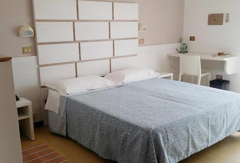 اتاق استاندارد با بالکن, La Falena