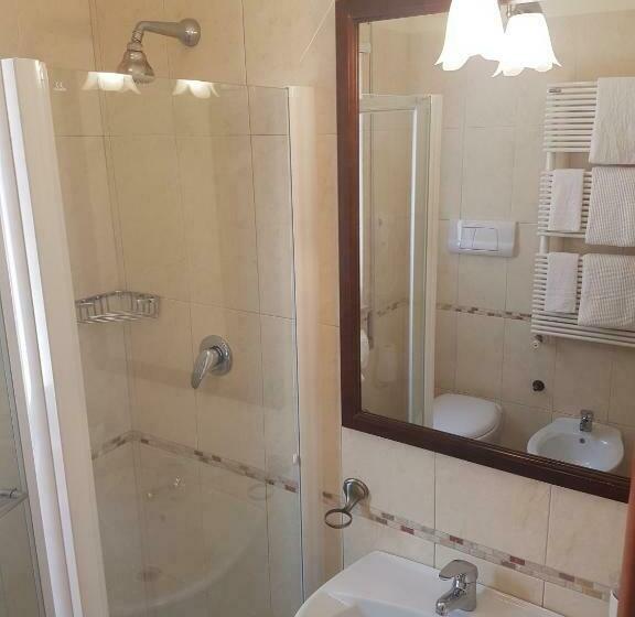 高级单人间, Rosamarina