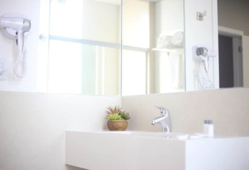 חדר דלוקס, Verona Tower