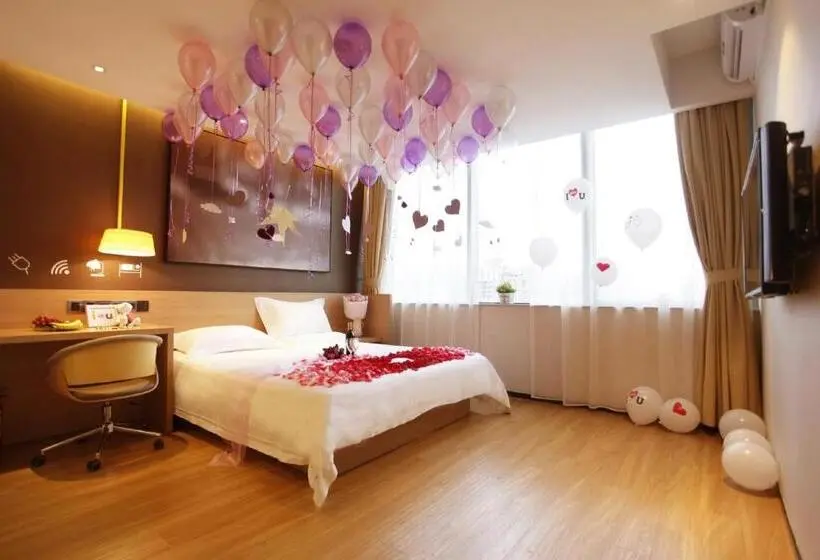 اتاق رمانتیک, Iu Hotel Xian Zhonggulou Square