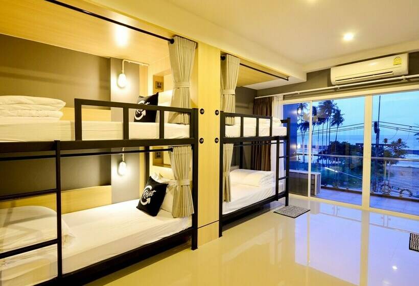 Кровать в Общей Комнате, Reset Hostel