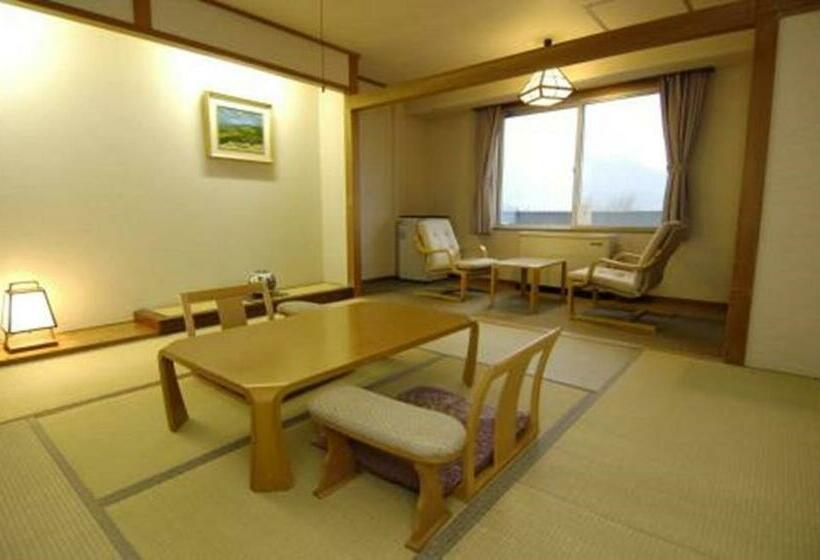 חדר סטנדרט לארבעה, Oehonke