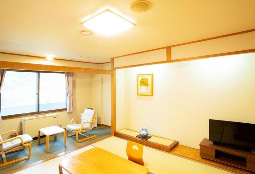 חדר סטנדרט לארבעה, Oehonke