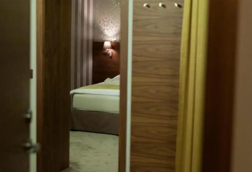 Huoneisto 1 Makuuhuone, Wellness Hotel Löwe