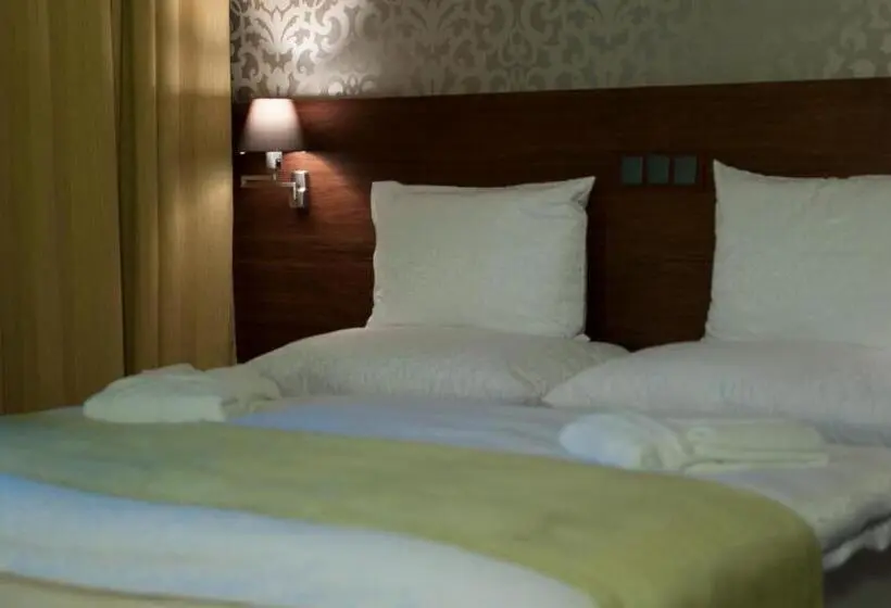 Huoneisto 1 Makuuhuone, Wellness Hotel Löwe
