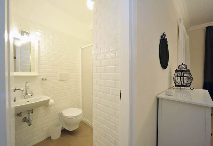 Номер Стандарт Трехместный, A Due Passi B&b