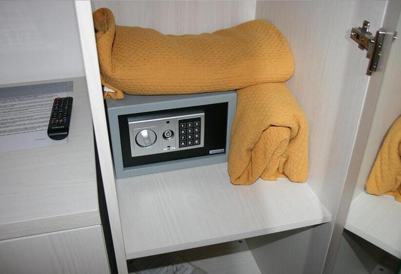 غرفة قياسية ثلاثية, B&b Cerasarella