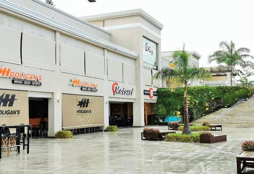 اتاق استاندارد, Airport Traveler S Home