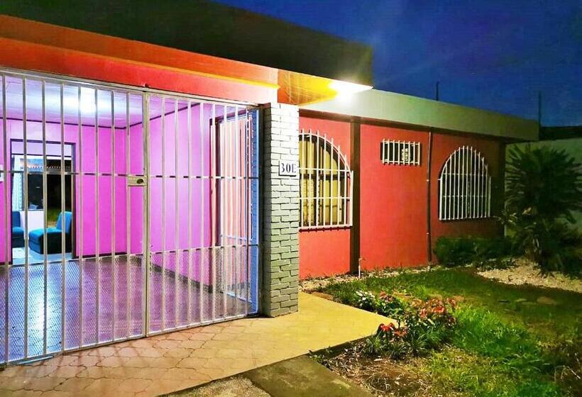 اتاق استاندارد, Airport Traveler S Home