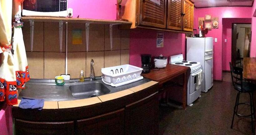 اتاق استاندارد, Airport Traveler S Home