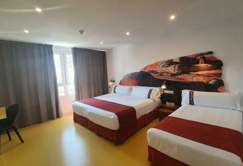 اتاق کلاسیک سه تخته, Casual Del Mar Malaga