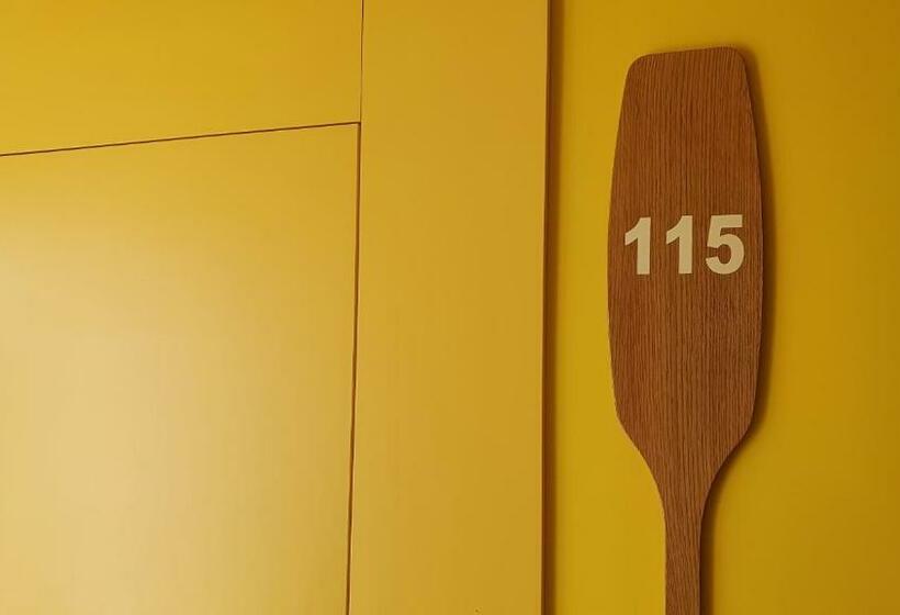 اتاق کلاسیک سه تخته, Casual Del Mar Malaga