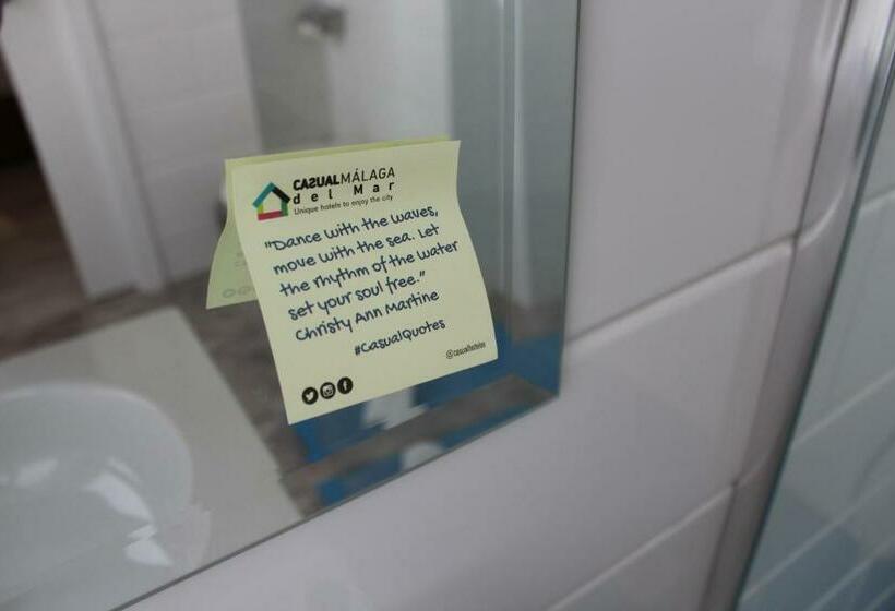 اتاق کلاسیک سه تخته, Casual Del Mar Malaga