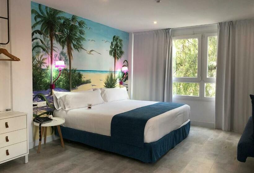 اتاق لوکس, Casual Del Mar Malaga