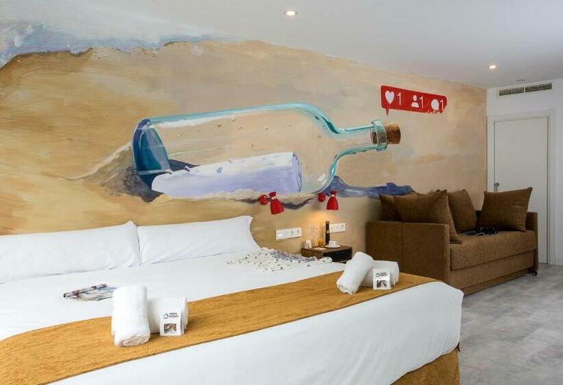 اتاق لوکس, Casual Del Mar Malaga