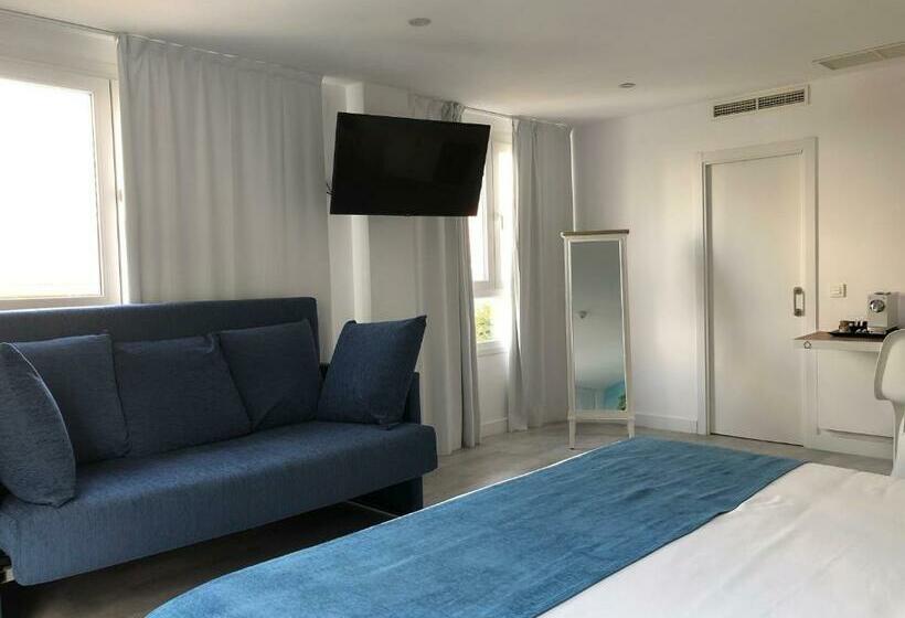 اتاق لوکس, Casual Del Mar Malaga