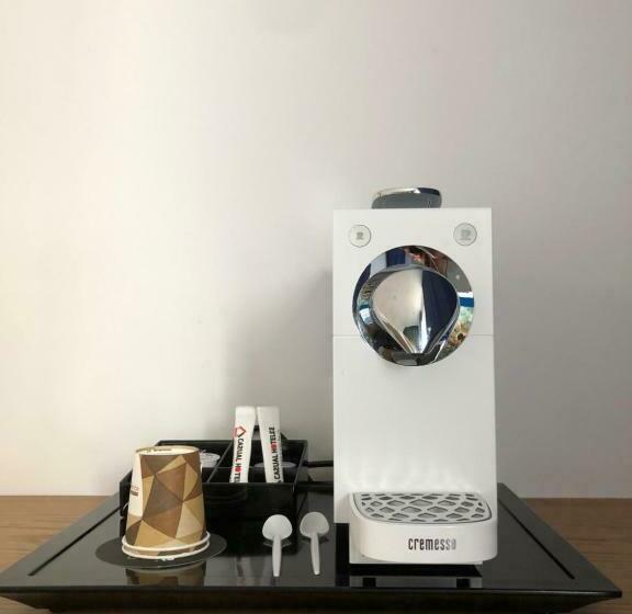 اتاق لوکس, Casual Del Mar Malaga