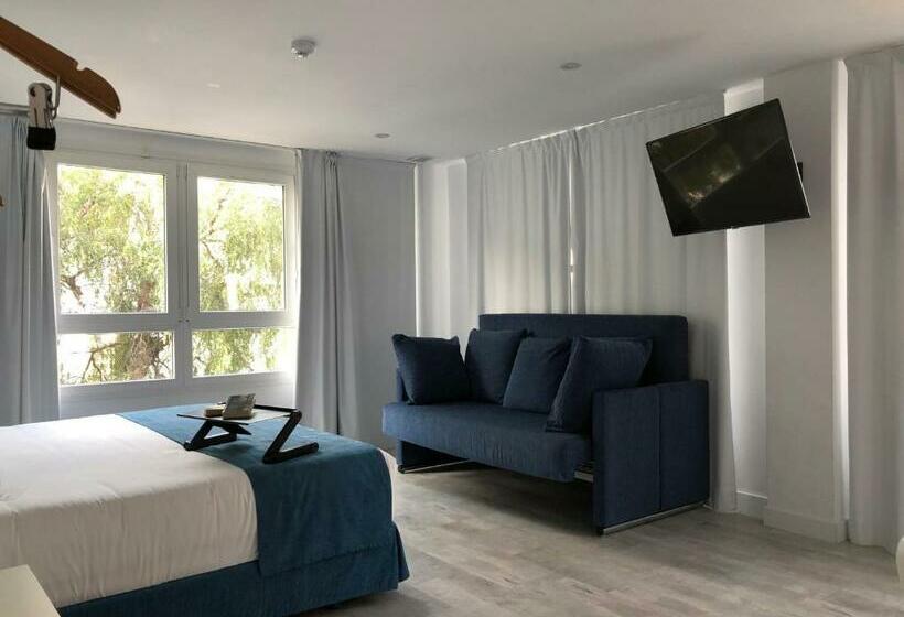 اتاق لوکس, Casual Del Mar Malaga