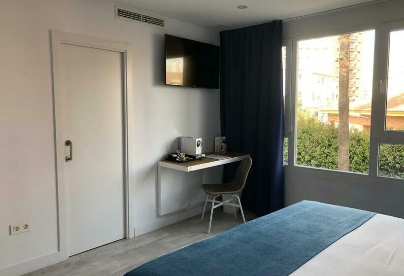 اتاق لوکس, Casual Del Mar Malaga