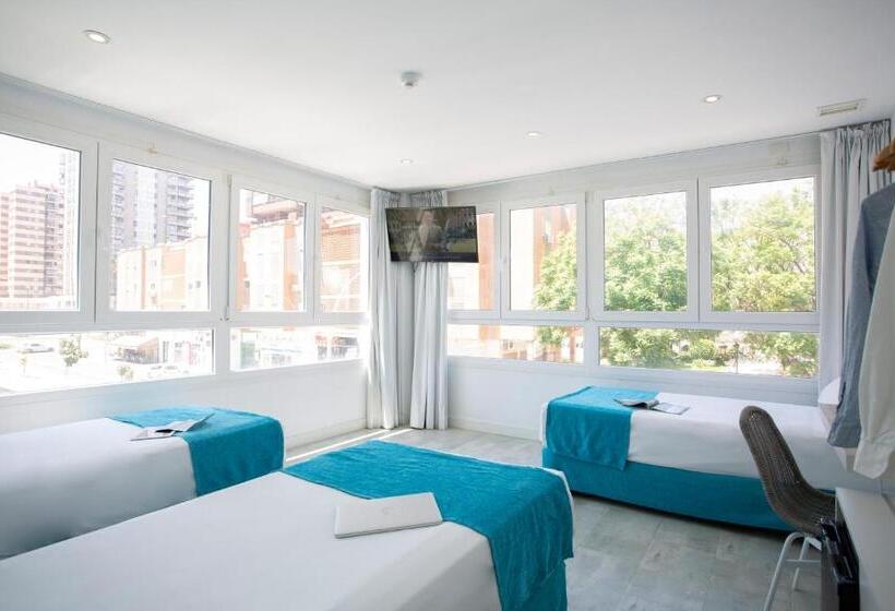 اتاق استاندارد سه نفره, Casual Del Mar Malaga