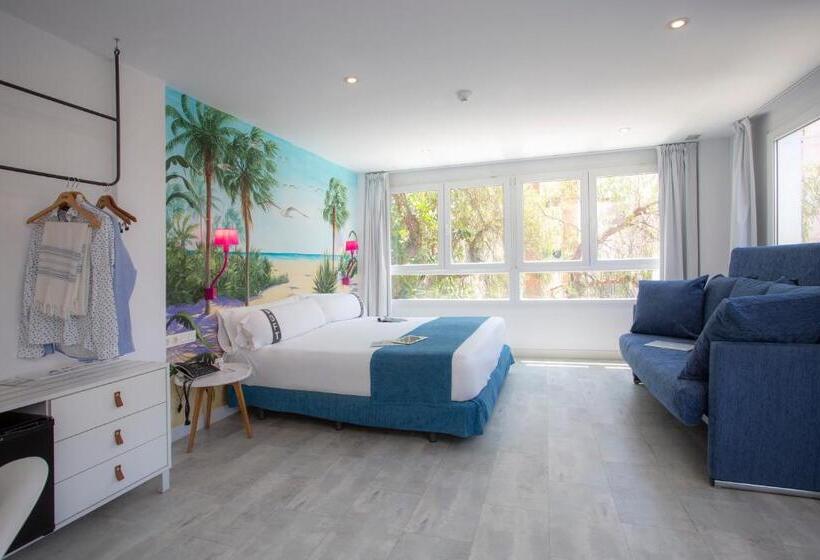 اتاق لوکس, Casual Del Mar Malaga