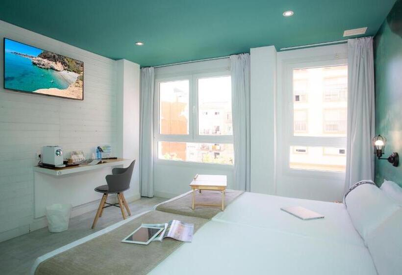 اتاق لوکس, Casual Del Mar Malaga