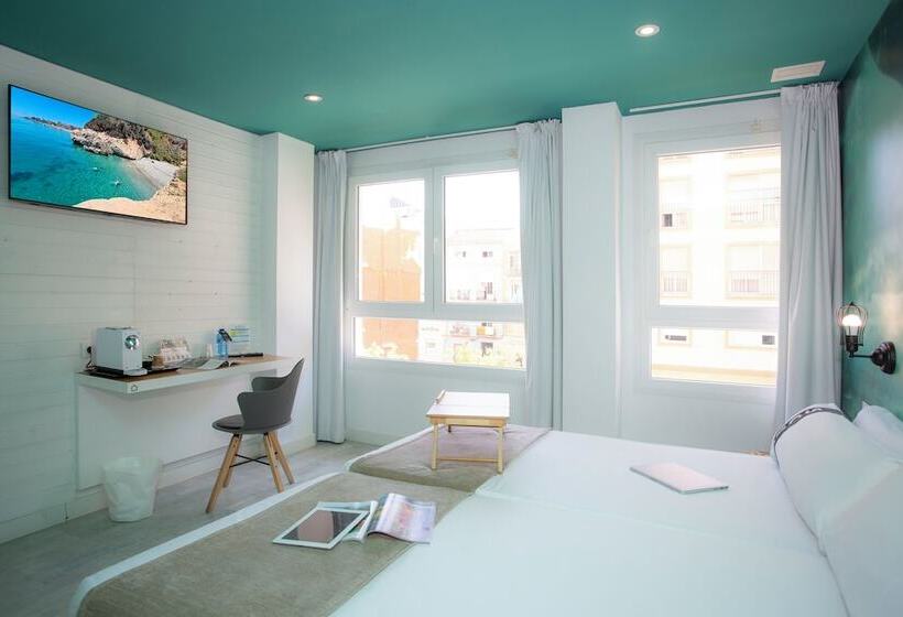 اتاق لوکس, Casual Del Mar Malaga