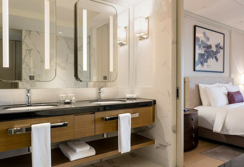 Habitació Deluxe, Paradise City