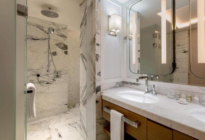 Habitació Premium, Paradise City