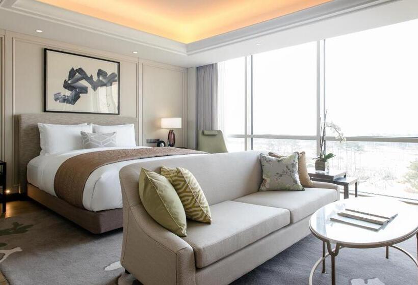 Habitació Deluxe, Paradise City