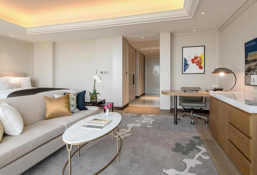 Habitació Deluxe, Paradise City