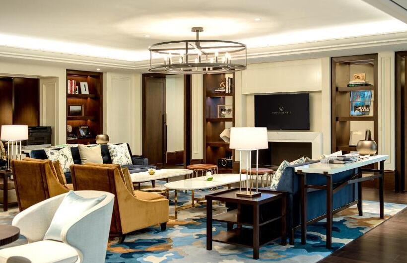 Habitació Premium, Paradise City