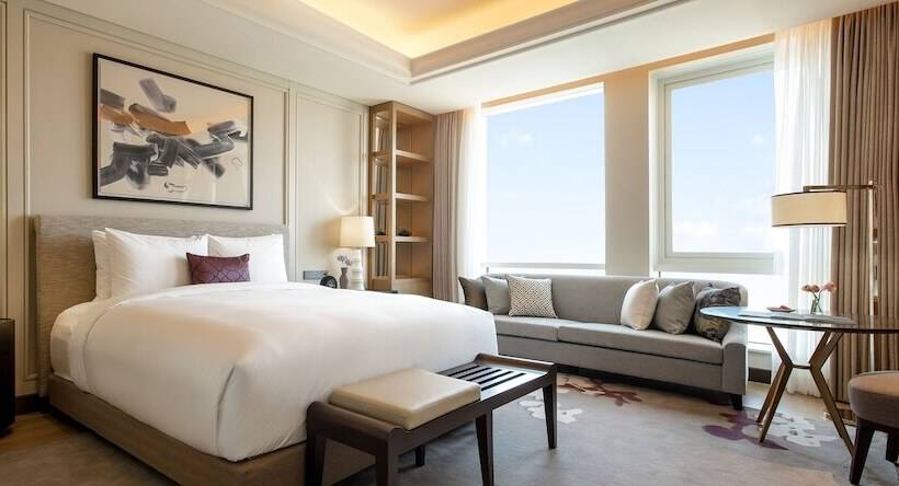 Habitació Deluxe, Paradise City