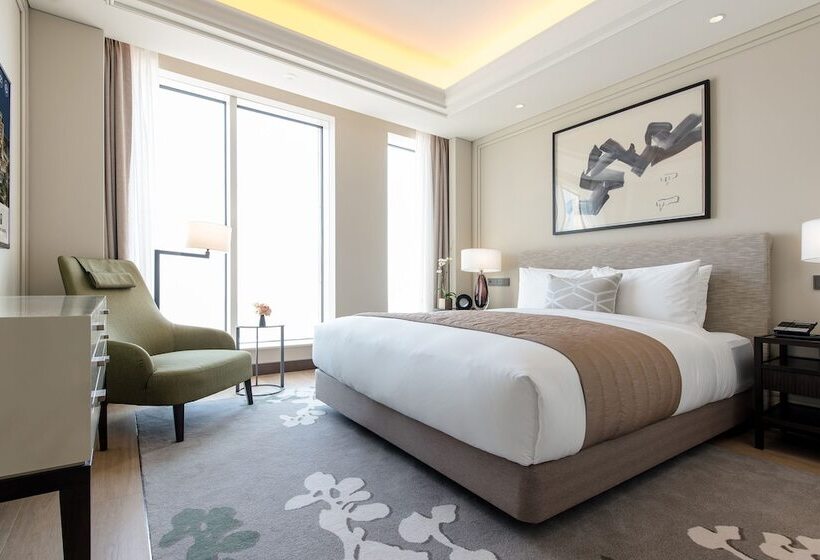 Suite, Paradise City