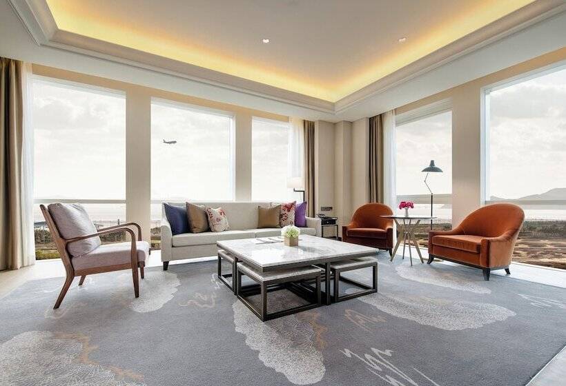 Suit Deluxe, Paradise City