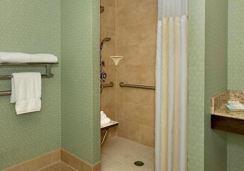 Suit Deluxe, Paradise City