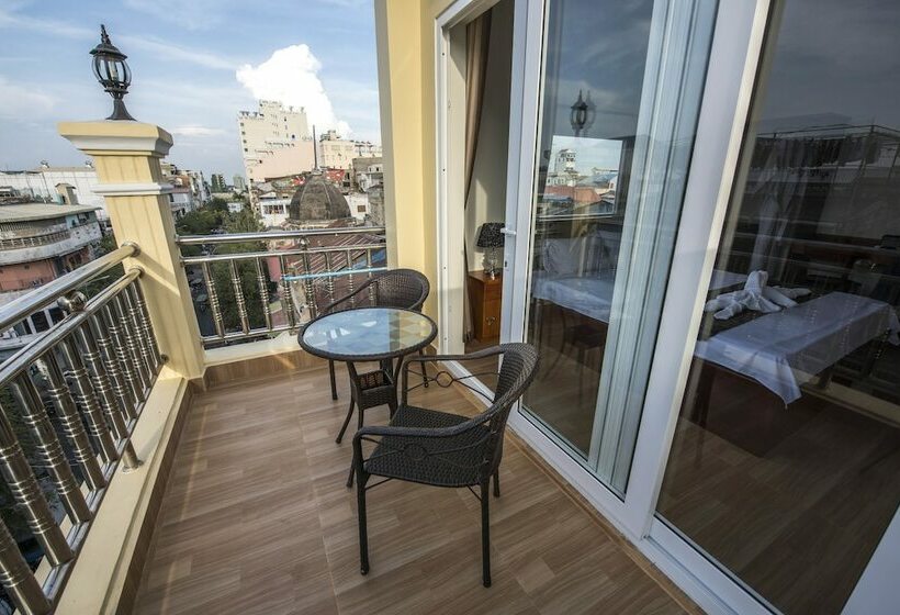 חדר דלוקס עם מרפסת, Phnom Penh Le Vincent